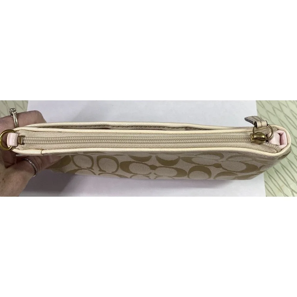 COACH Womens Ivory/Beige Wristlet Wallet Clutch Signature Logo 5.5x9x1